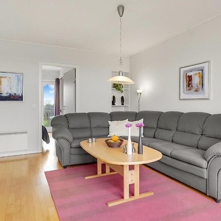 2 Bedroom Stunning Home In Højer Exterior foto